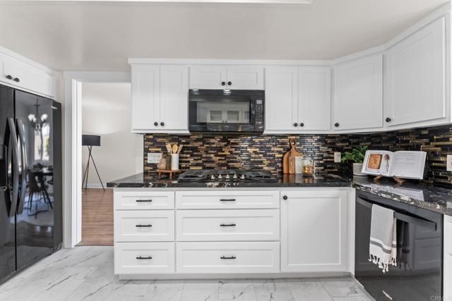939 Chablis Lane, Vista, CA 92083