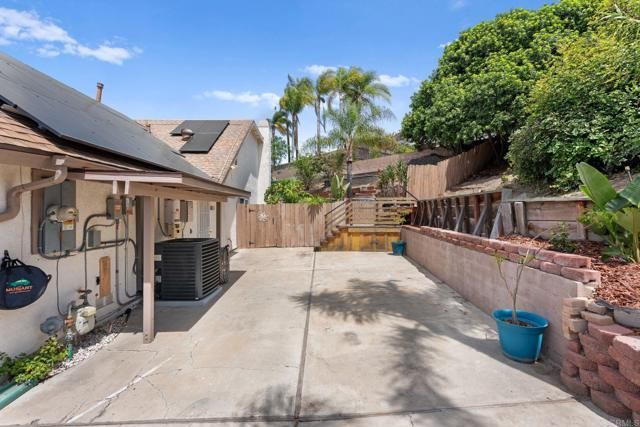 939 Chablis Lane, Vista, CA 92083