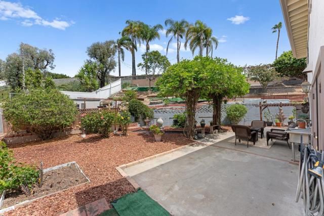 939 Chablis Lane, Vista, CA 92083