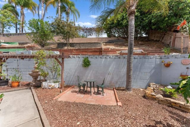 939 Chablis Lane, Vista, CA 92083