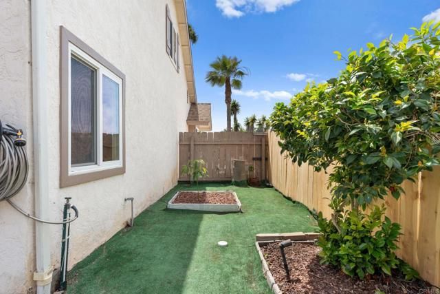 939 Chablis Lane, Vista, CA 92083