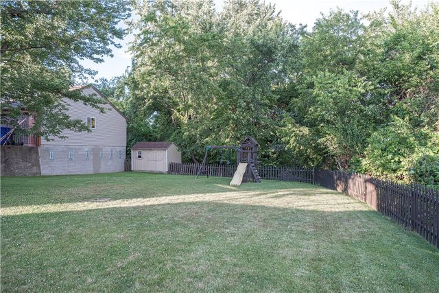 22 Herbst Rd, Kennedy Twp, PA 15108