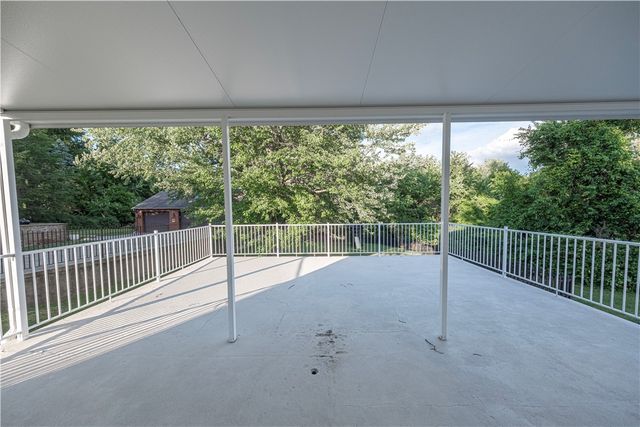 22 Herbst Rd, Kennedy Twp, PA 15108