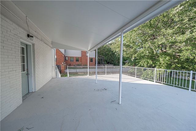 22 Herbst Rd, Kennedy Twp, PA 15108