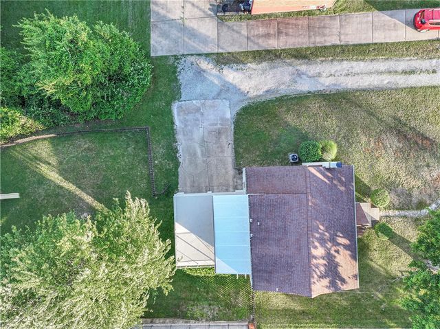 22 Herbst Rd, Kennedy Twp, PA 15108
