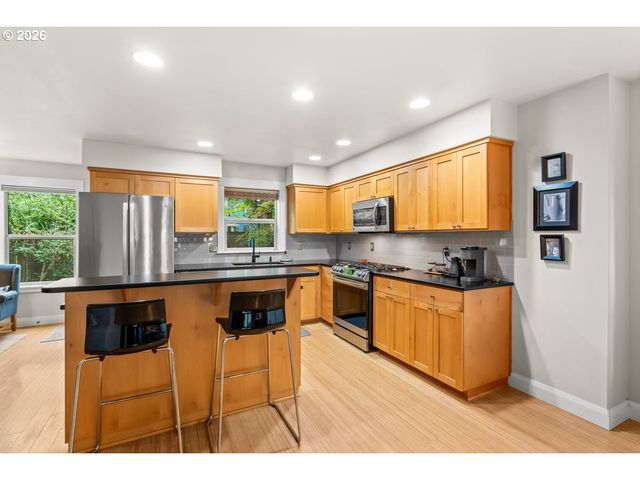 3808 Ne 7TH Ave, Portland, OR 97212