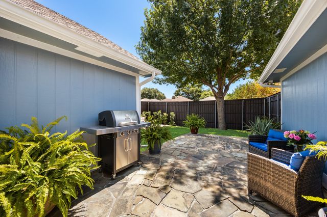 1908 Lavaca Trail, Carrollton, TX 75010