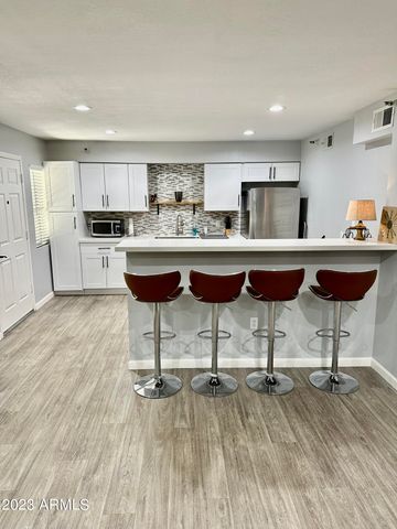 8020 E THOMAS Road 113, Scottsdale, AZ 85251