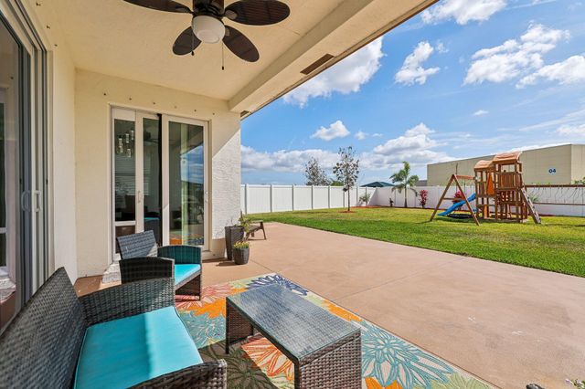 7222 NW Farnsworth Circle, Port St Lucie, FL 34987