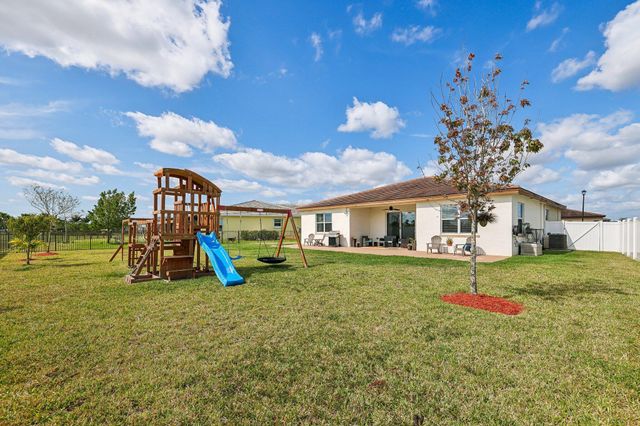 7222 NW Farnsworth Circle, Port St Lucie, FL 34987