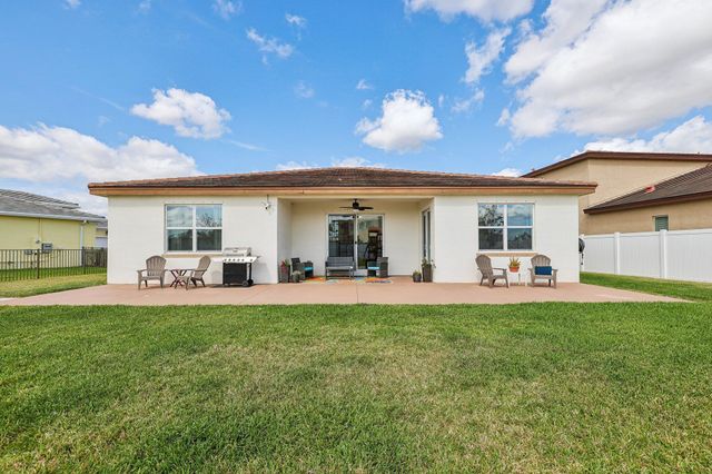 7222 NW Farnsworth Circle, Port St Lucie, FL 34987