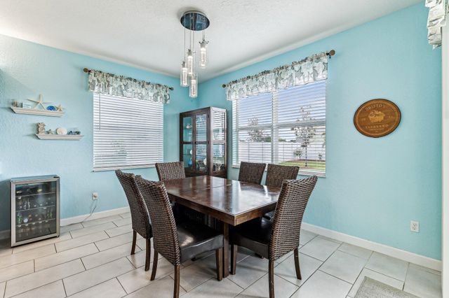 7222 NW Farnsworth Circle, Port St Lucie, FL 34987