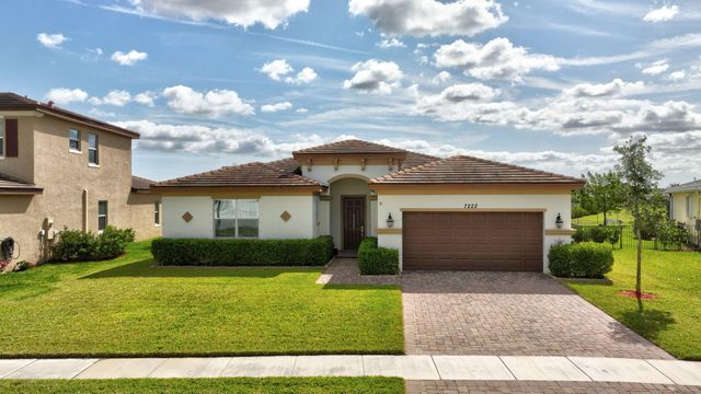 7222 NW Farnsworth Circle, Port St Lucie, FL 34987