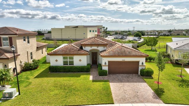 7222 NW Farnsworth Circle, Port St Lucie, FL 34987