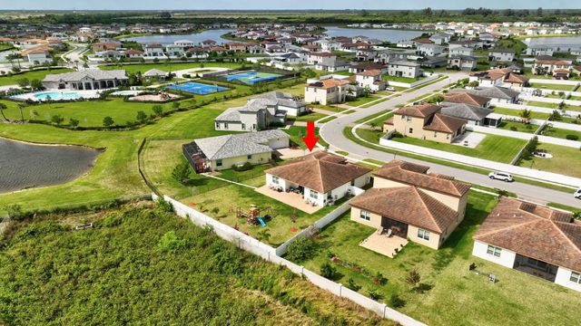 7222 NW Farnsworth Circle, Port St Lucie, FL 34987
