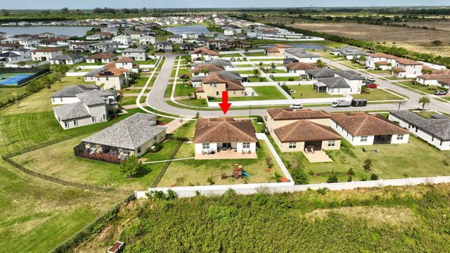 7222 NW Farnsworth Circle, Port St Lucie, FL 34987