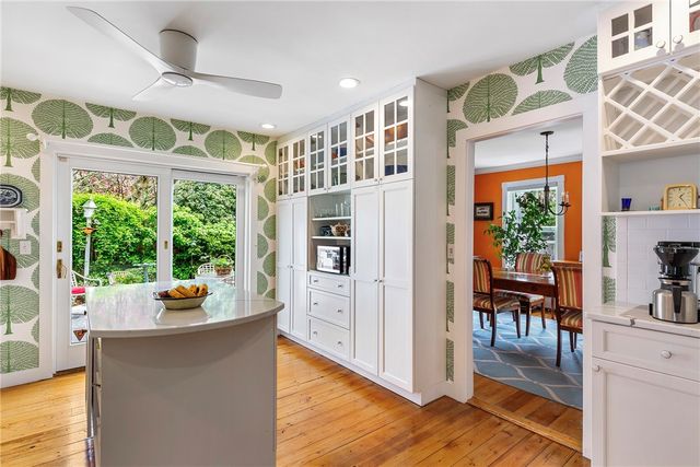 15 Cross Street, Newport, RI 02840