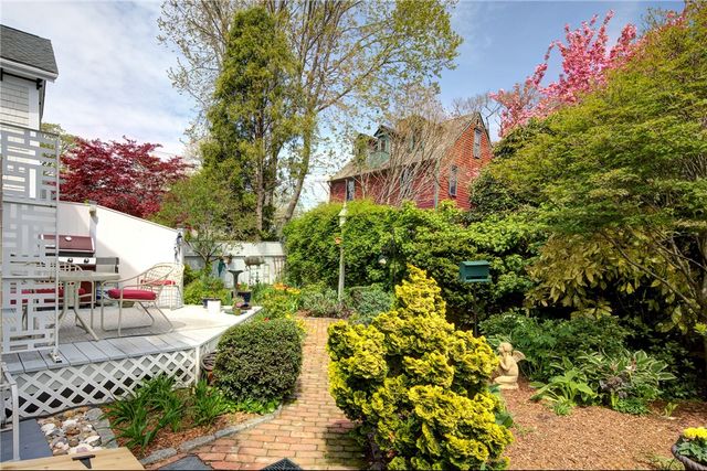 15 Cross Street, Newport, RI 02840