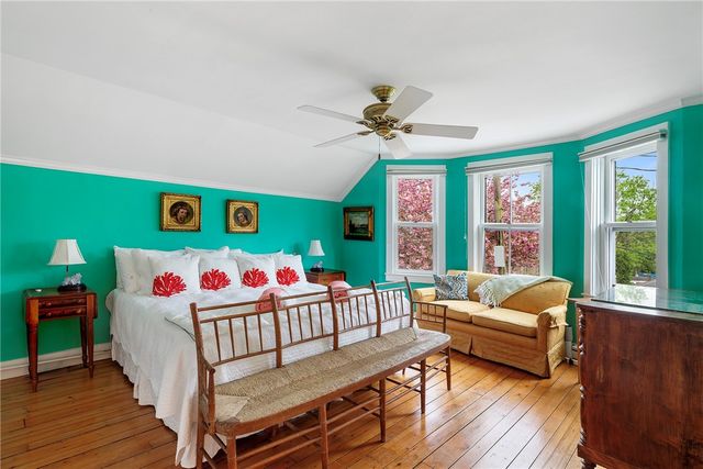 15 Cross Street, Newport, RI 02840