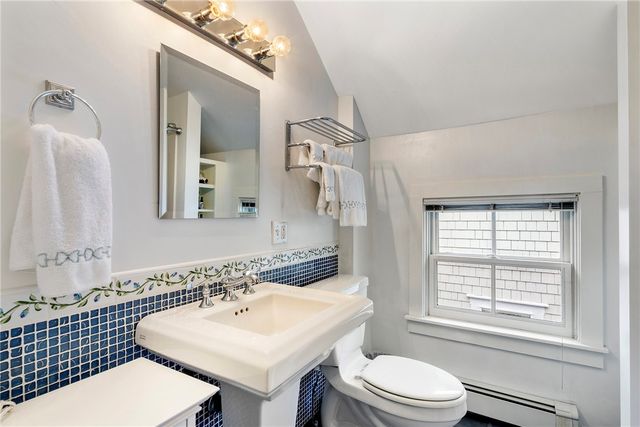 15 Cross Street, Newport, RI 02840