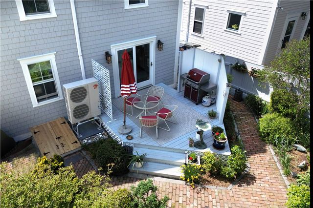 15 Cross Street, Newport, RI 02840