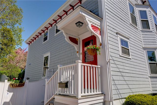 15 Cross Street, Newport, RI 02840