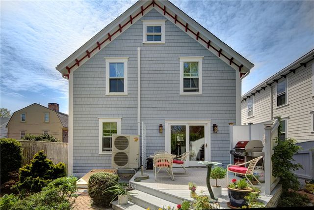 15 Cross Street, Newport, RI 02840