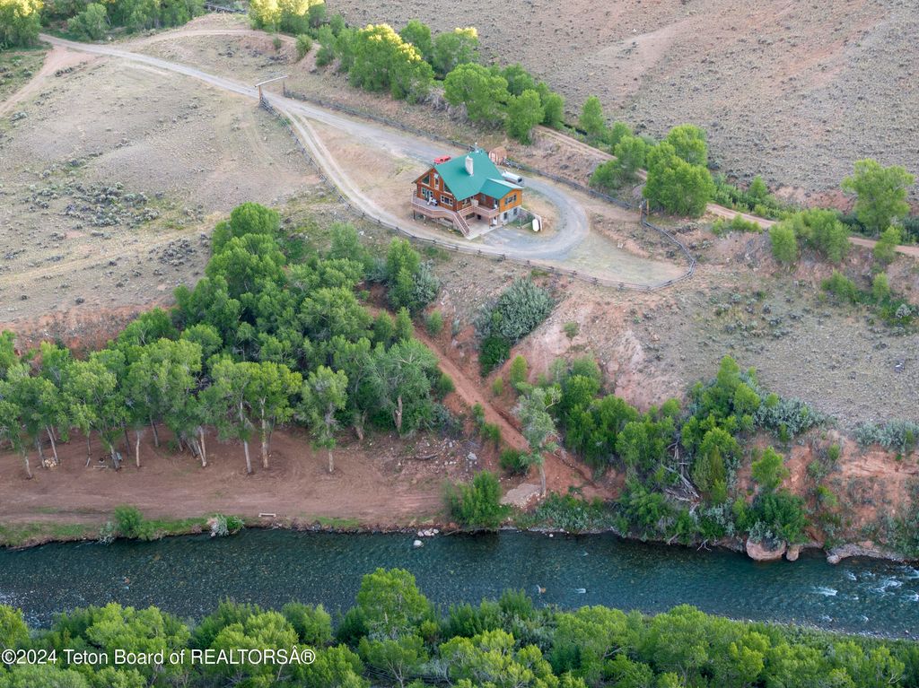 581 E FORK Road, Dubois, WY 82513