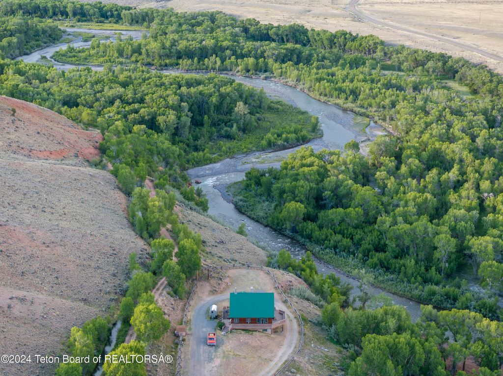 581 E FORK Road, Dubois, WY 82513 photo 10