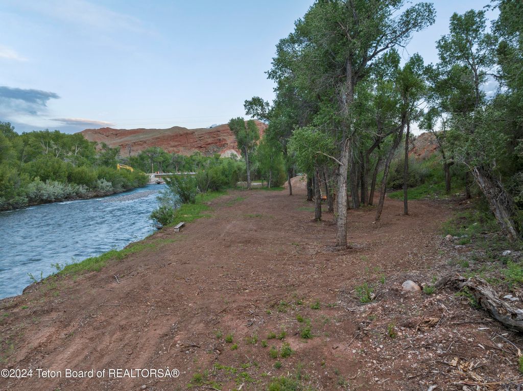 581 E FORK Road, Dubois, WY 82513 photo 27