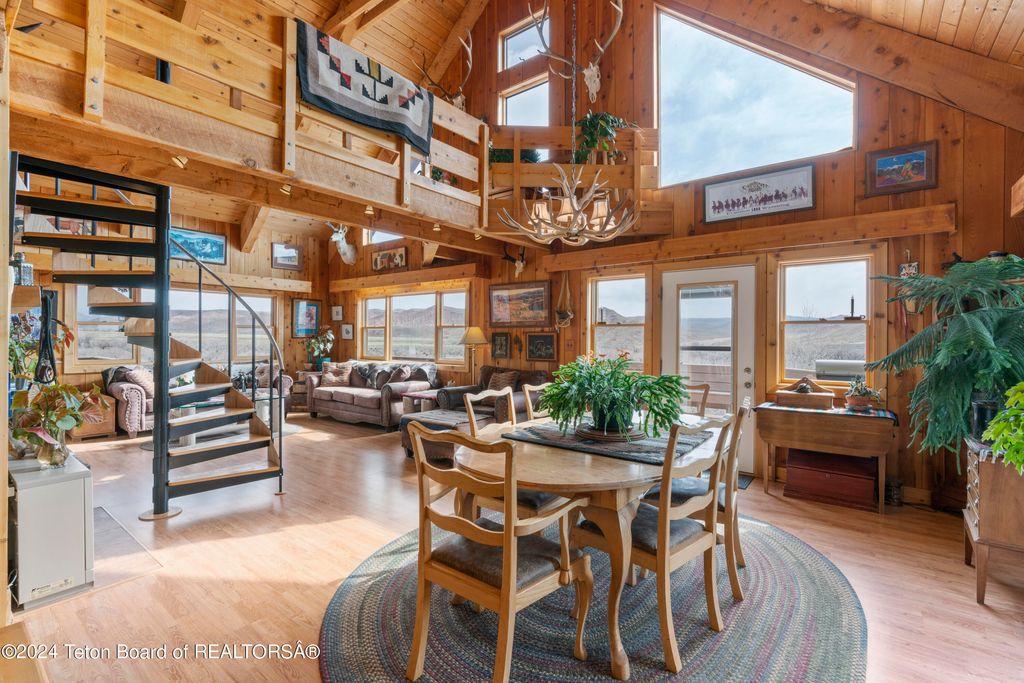 581 E FORK Road, Dubois, WY 82513 photo 31