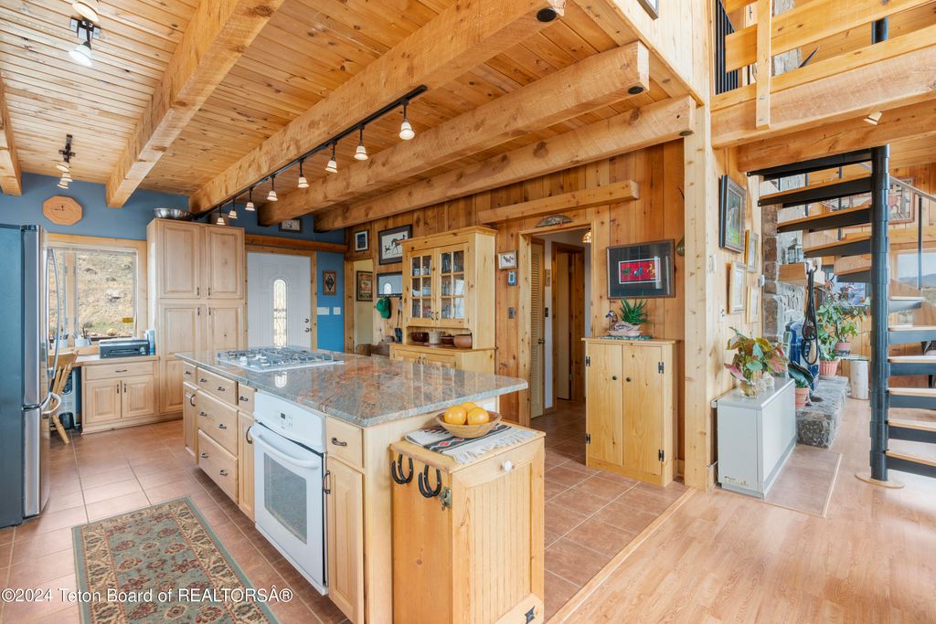 581 E FORK Road, Dubois, WY 82513 photo 46