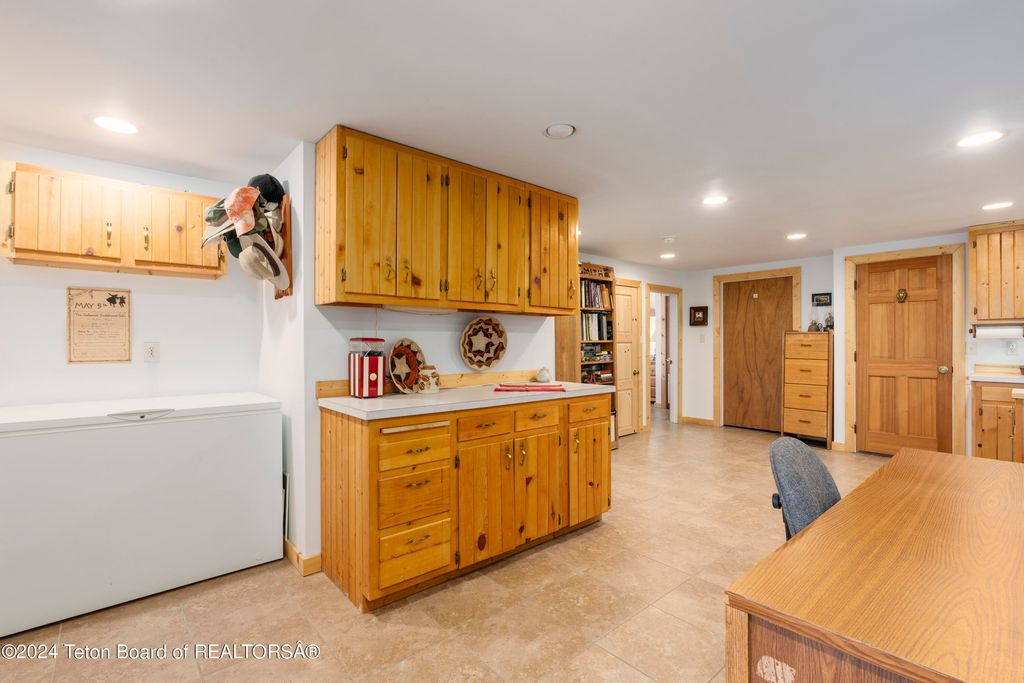 581 E FORK Road, Dubois, WY 82513 photo 54