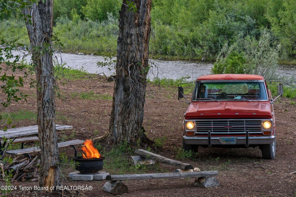 581 E FORK Road, Dubois, WY 82513 photo 64