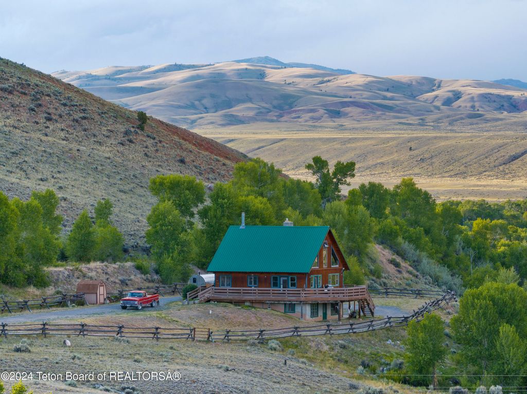 581 E FORK Road, Dubois, WY 82513 photo 7