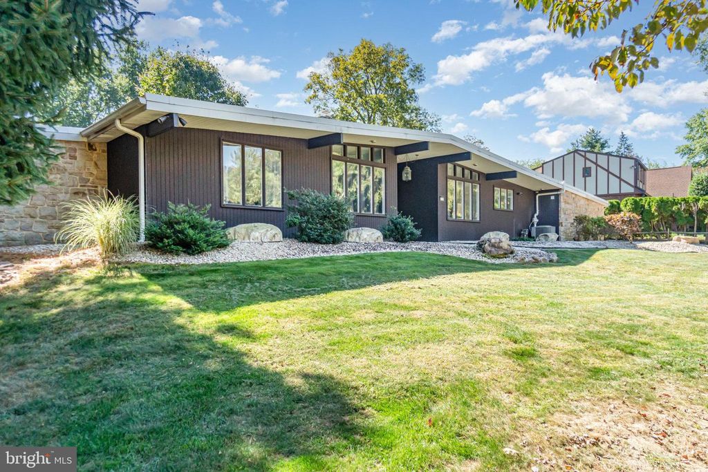 4529 CUSTER TER, Harrisburg, PA 17110