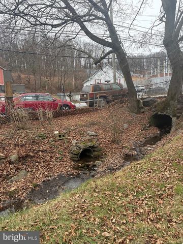 120 DOE RUN RD, Coatesville, PA 19320