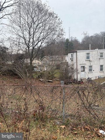 120 DOE RUN RD, Coatesville, PA 19320