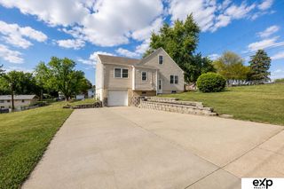 4702 N 52 Street, Omaha, NE 68104