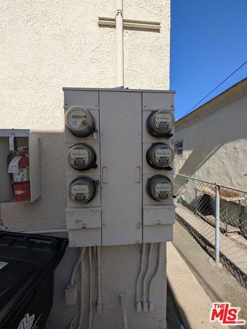 710 W 76th Street, Los Angeles, CA 90044