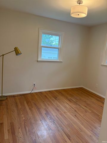 1107 N Boeke Road, Evansville, IN 47711