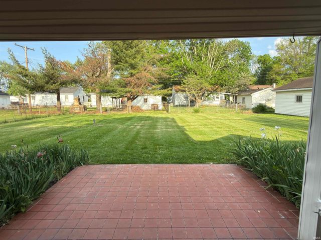 1107 N Boeke Road, Evansville, IN 47711