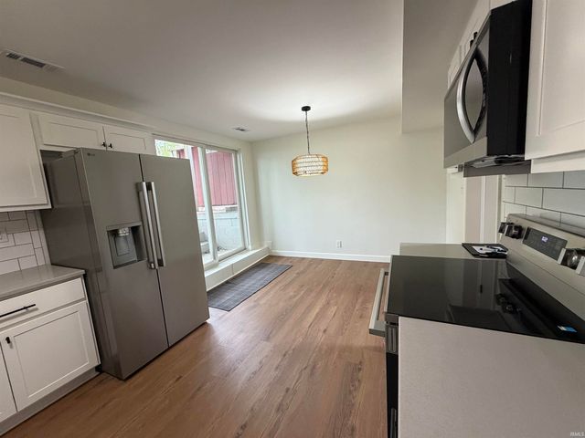 1107 N Boeke Road, Evansville, IN 47711