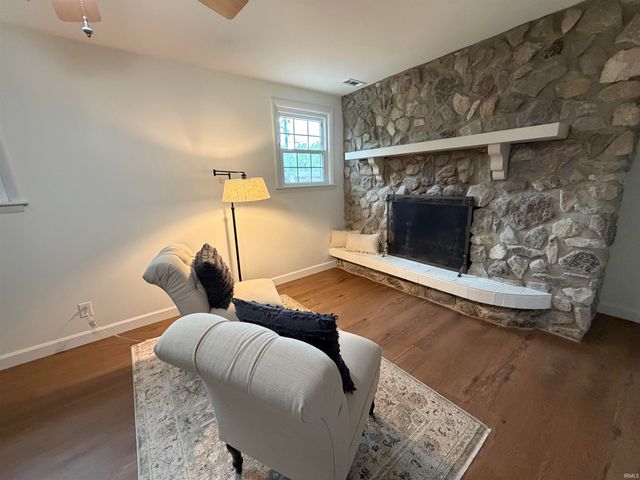 1107 N Boeke Road, Evansville, IN 47711