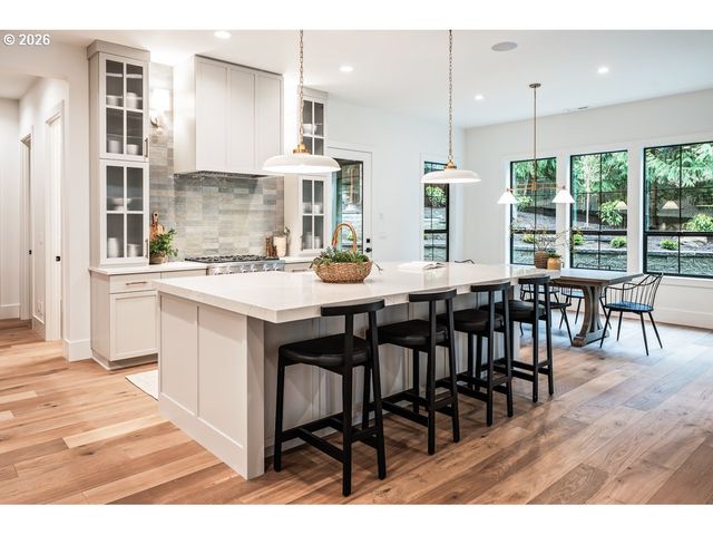 2764 GLEN HAVEN Rd, Lake Oswego, OR 97034