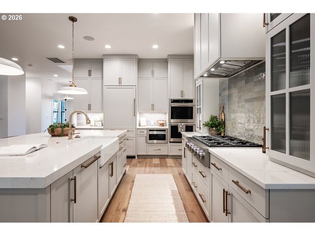 2764 GLEN HAVEN Rd, Lake Oswego, OR 97034