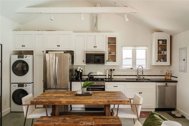 2968 Tyburn Street, Los Angeles, CA 90039