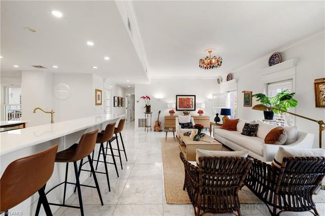 292 14th AVE S A, Naples, FL 34102