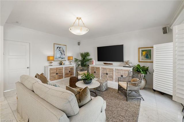 292 14th AVE S A, Naples, FL 34102