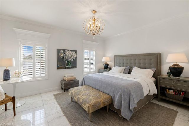 292 14th AVE S A, Naples, FL 34102